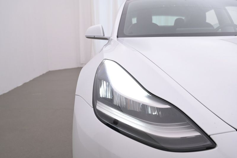 Tesla Model 3 bild 26