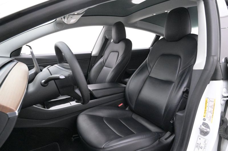 Tesla Model 3 bild 9