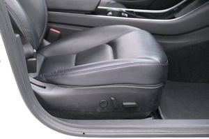Tesla Model 3 bild 13