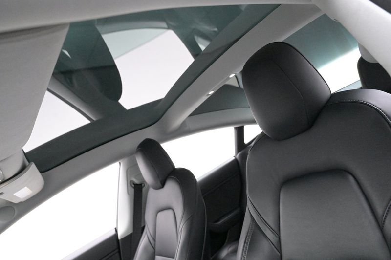 Tesla Model 3 bild 25