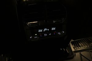BMW iX bild 24