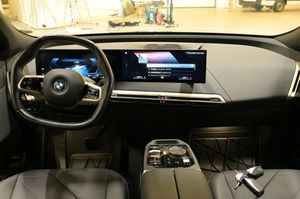 BMW iX bild 6