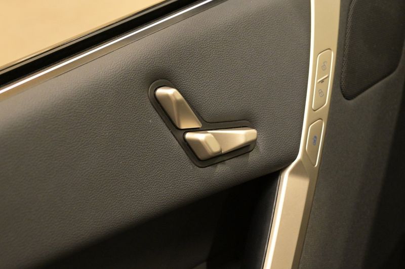 BMW iX bild 12