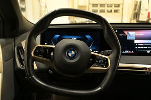 BMW iX bild 7
