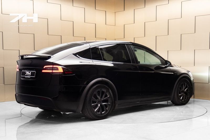 Tesla Model X bild 7