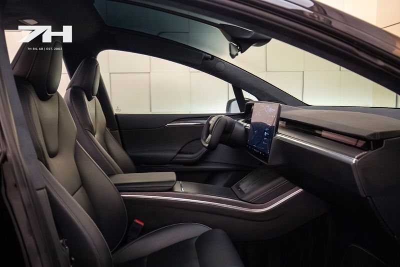 Tesla Model X bild 18