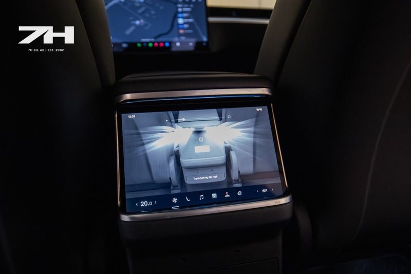 Tesla Model X bild 24