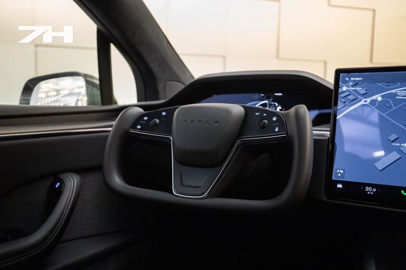 Tesla Model X bild 14