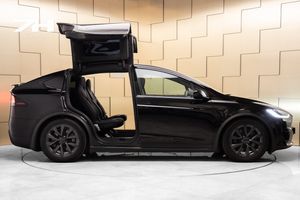 Tesla Model X bild 8