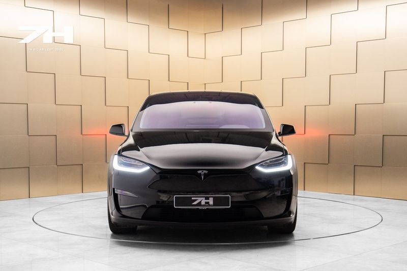 Tesla Model X bild 11