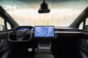 Tesla Model X bild 16