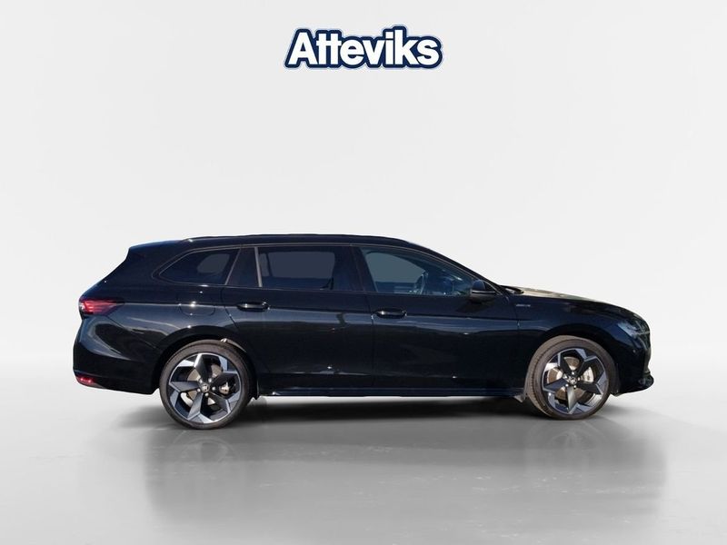 Skoda Superb bild 2