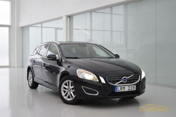 Volvo V60 D2 Manuell, 115hk Summum| S/V-hjul | Dragkrok - 2011