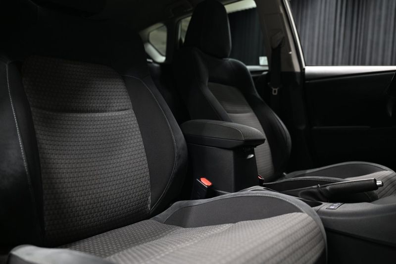 Toyota Auris bild 16