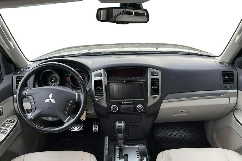 Mitsubishi Pajero bild 6