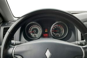 Mitsubishi Pajero bild 12