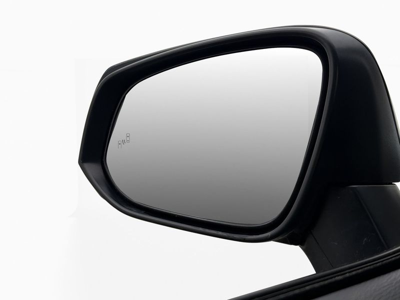 Suzuki Across bild 18