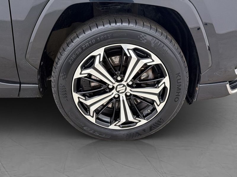 Suzuki Across bild 10