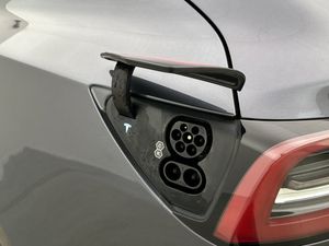 Tesla Model 3 bild 32