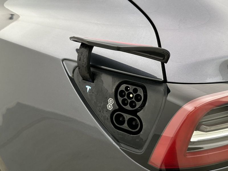 Tesla Model 3 bild 32