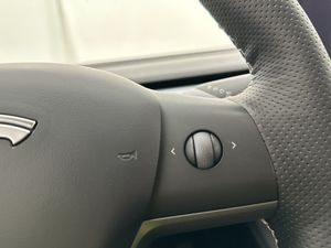 Tesla Model 3 bild 31