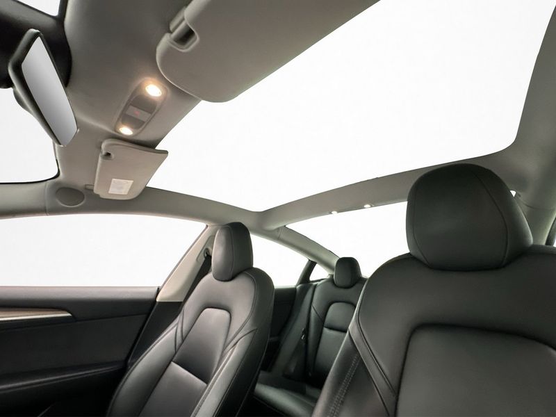 Tesla Model 3 bild 14