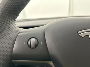 Tesla Model 3 bild 30