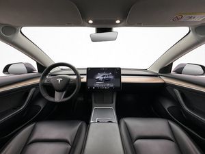 Tesla Model 3 bild 18
