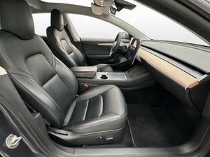 Tesla Model 3 bild 16