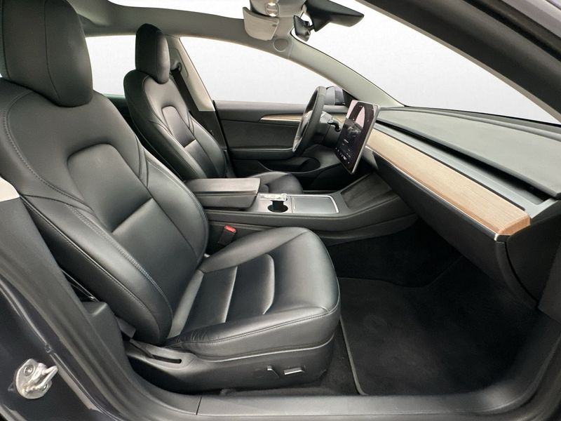 Tesla Model 3 bild 16