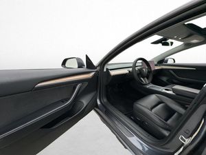 Tesla Model 3 bild 12