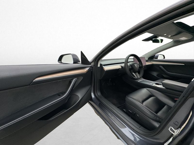 Tesla Model 3 bild 12