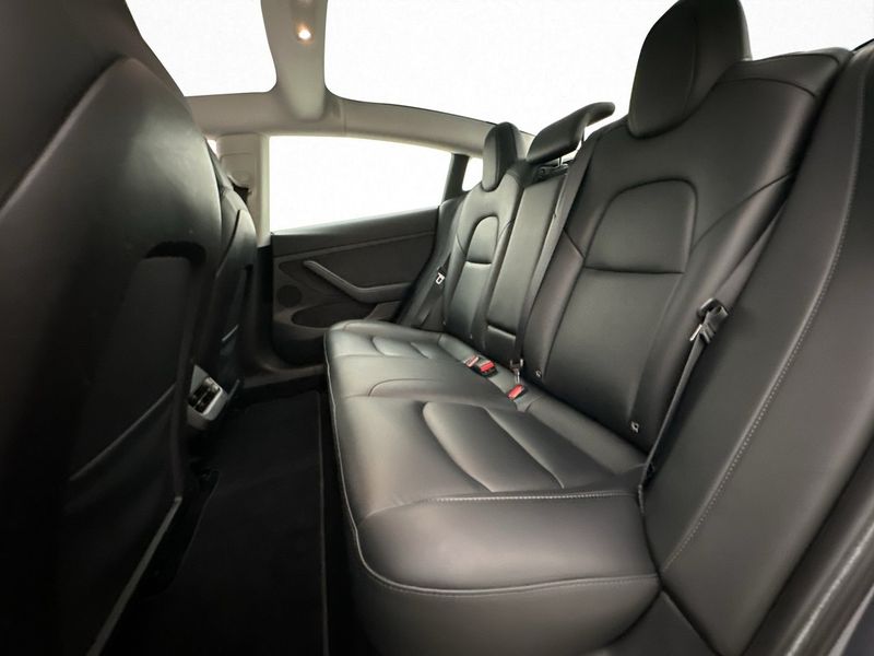 Tesla Model 3 bild 15