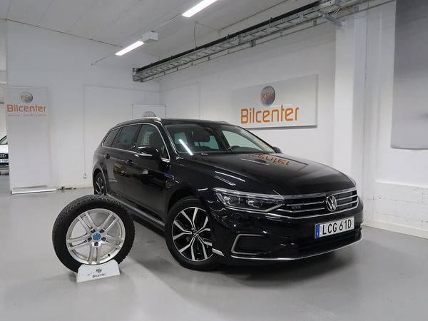 Volkswagen Passat GTE 1.4 TSI V-Däck ingår Cockpit-Pano-Drag-Kamera-Värma - 2022