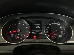 Volkswagen Passat bild 9