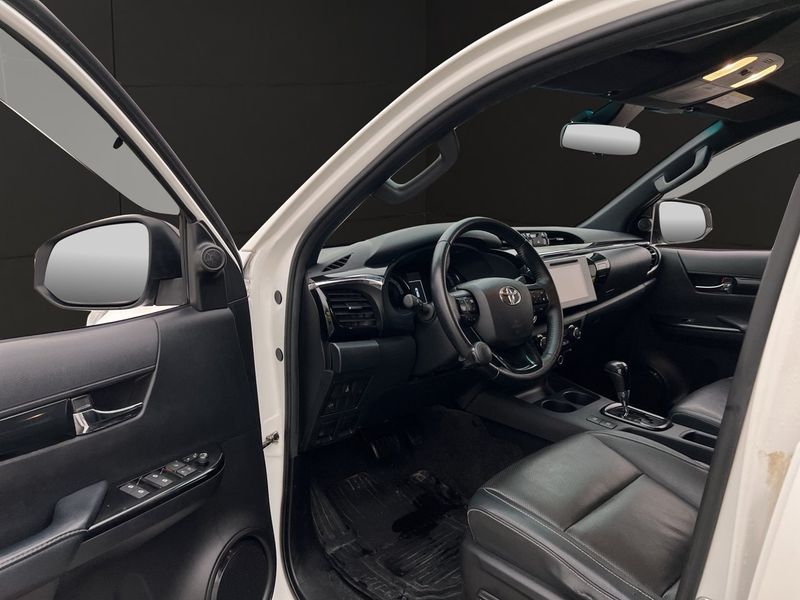 Toyota Hilux bild 12