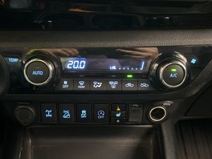Toyota Hilux bild 24