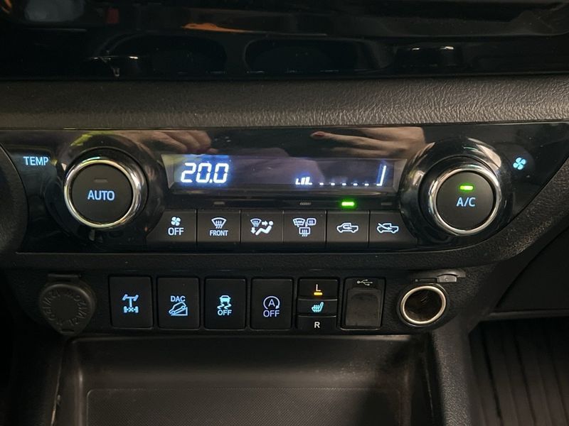 Toyota Hilux bild 24