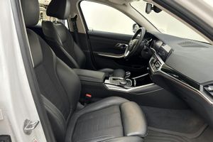 BMW 320 bild 7