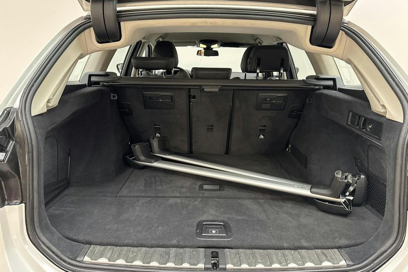 BMW 320 bild 9