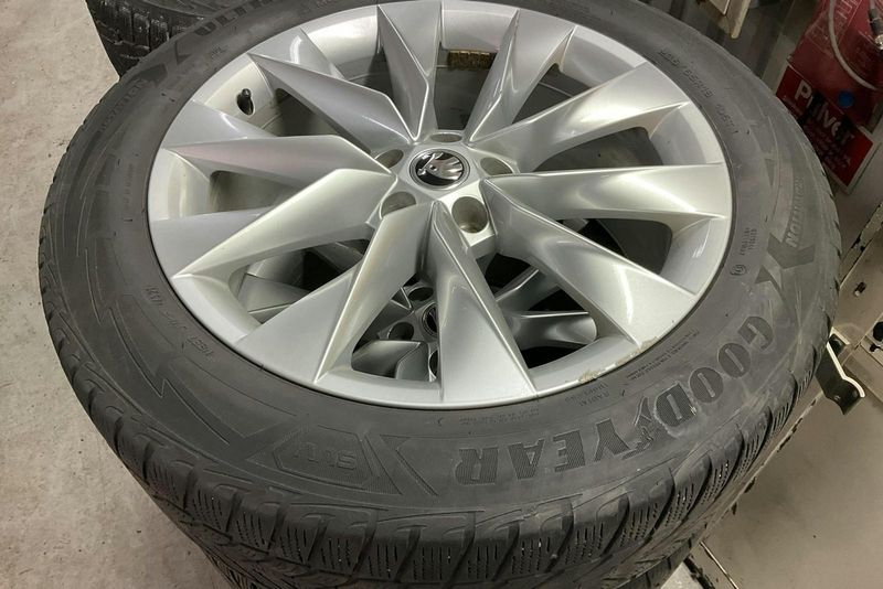 Skoda Enyaq bild 15