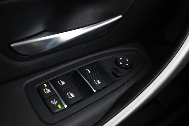BMW 320 bild 36