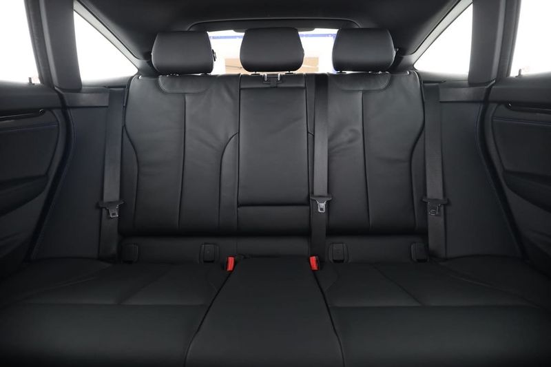 BMW 320 bild 16