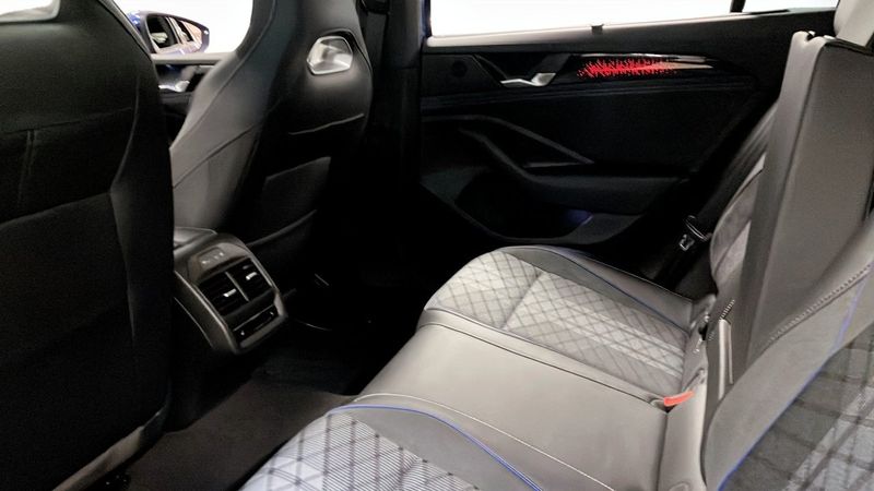 Volkswagen Passat bild 13