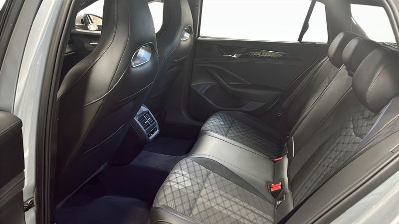Volkswagen Passat bild 11