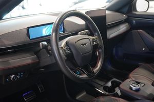 Ford Mustang Mach-E bild 2
