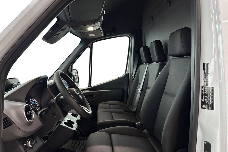 Mercedes e-Sprinter bild 9