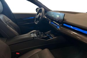 BMW i5 bild 6