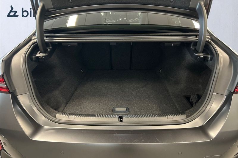 BMW i5 bild 10