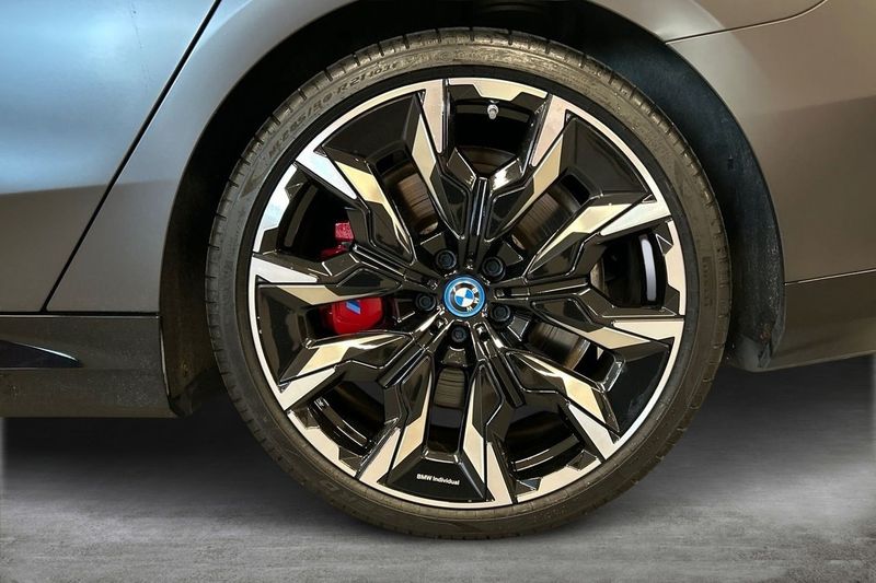 BMW i5 bild 14
